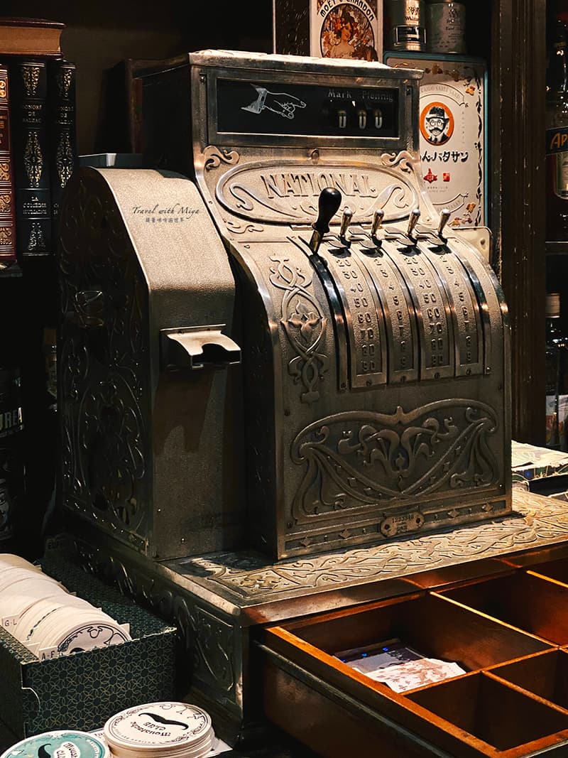 Antique Bar 1900：隱身大稻埕古董酒吧，穿越到19世紀歐洲美好年代 - Travel with Miya 跟著咪呀遊世界