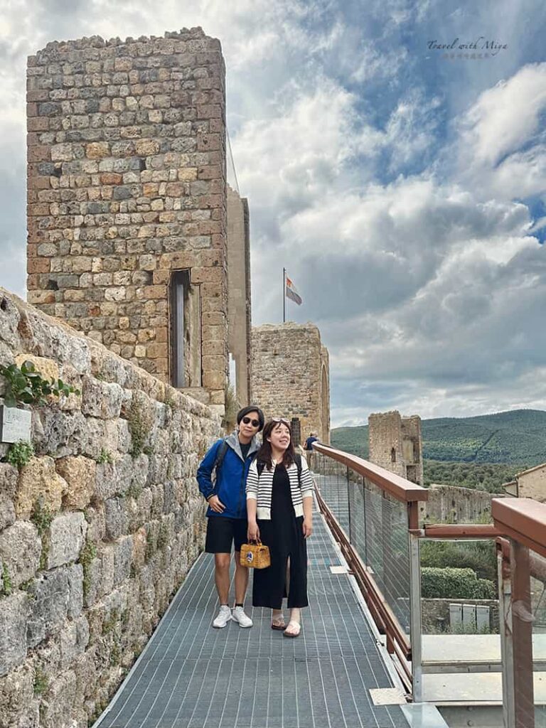 蒙特里久尼 Monteriggioni 和南城牆合照2