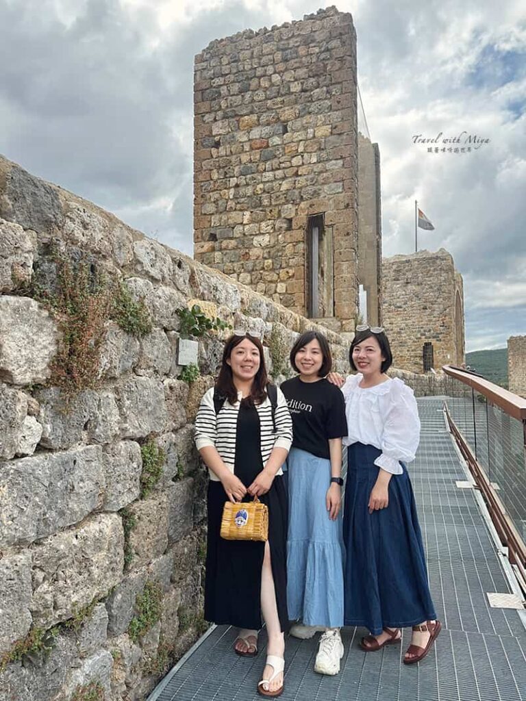 蒙特里久尼 Monteriggioni 和南城牆合照