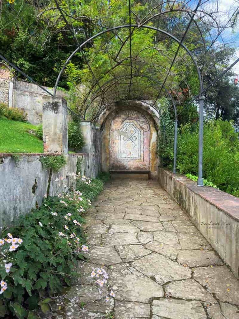 佛羅倫斯巴迪尼花園花草隧道支架