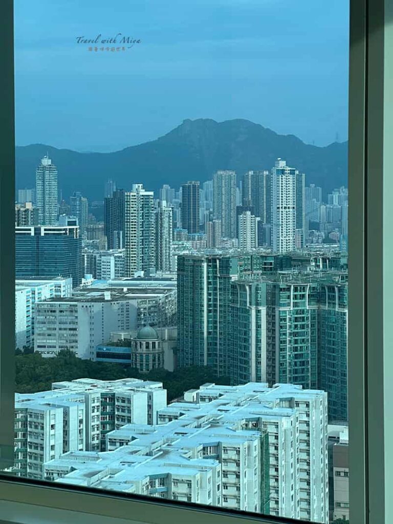 九龍海逸君綽酒店塔樓套房高樓大廈和山景