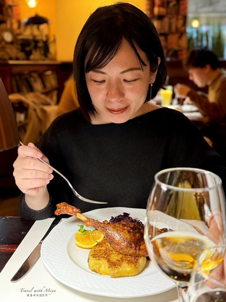 布達佩斯餐廳 Kiskakukk 餐點：脆鵝腿佐紫甘藍