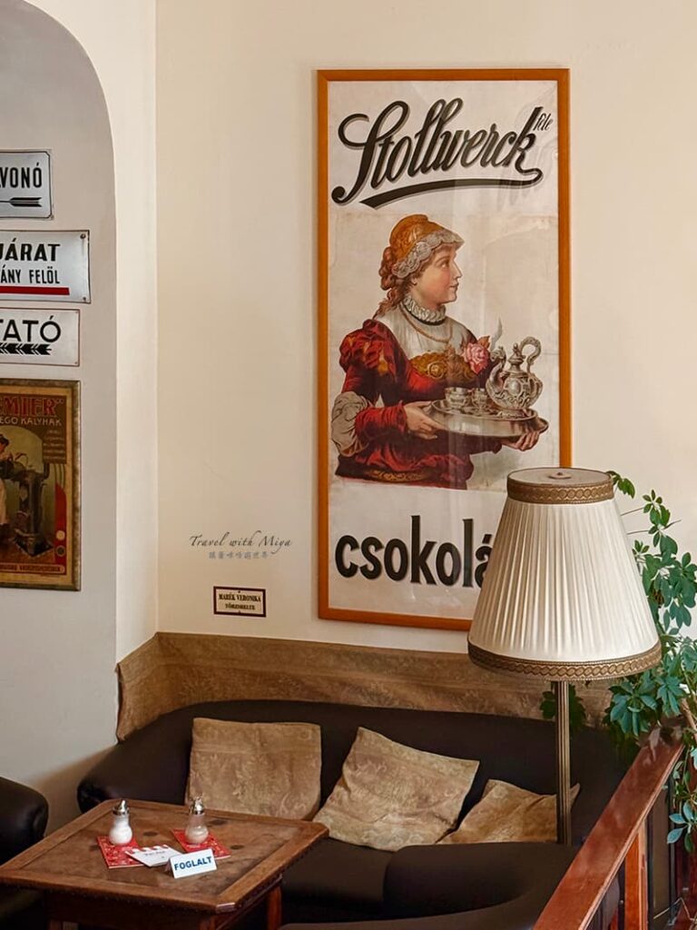 布達佩斯咖啡廳 Csészényi Café 角落座位區