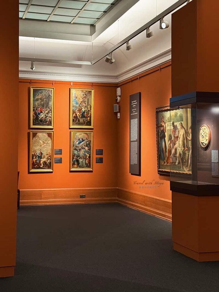 布達佩斯美術博物館橘牆展覽空間與畫作