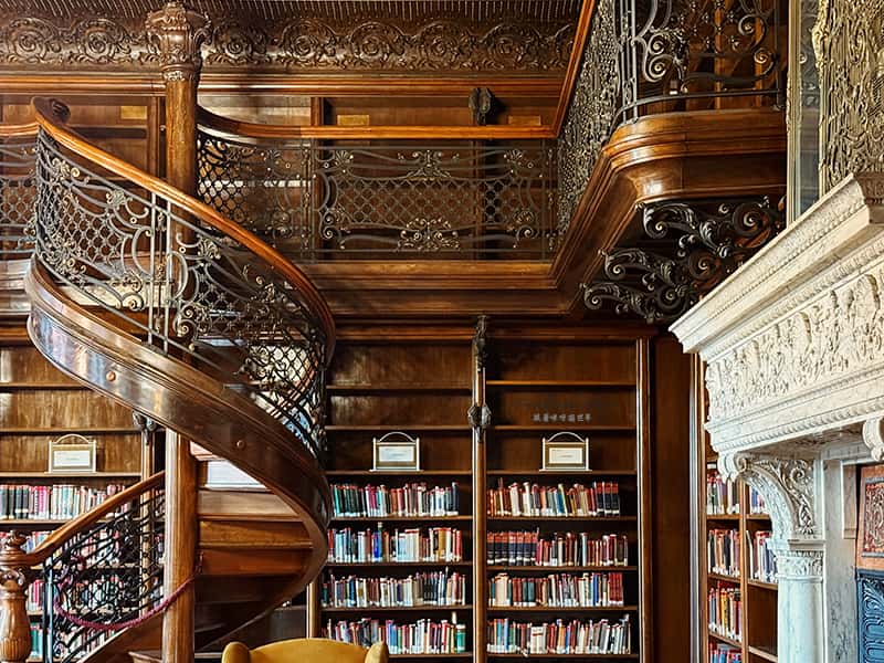 布達佩斯圖書館華麗藏書空間Metropolitan Ervin Szabó Library