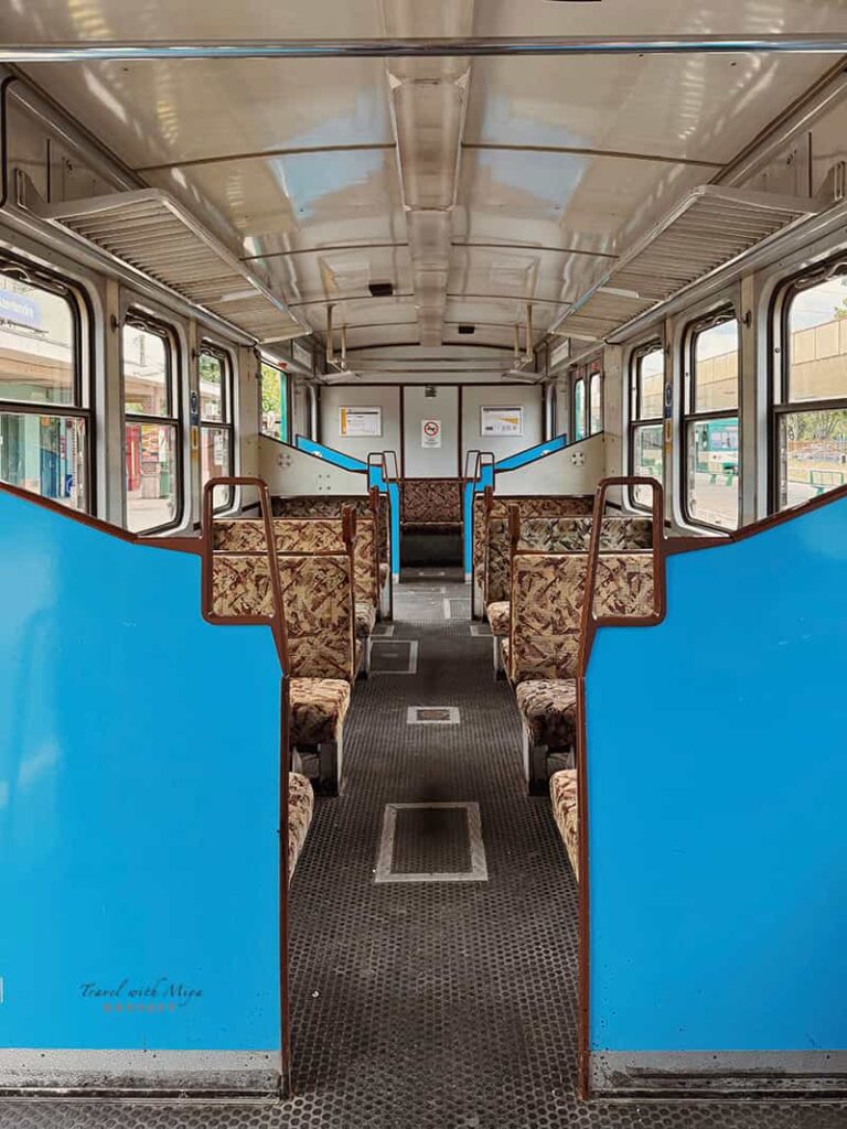 布達佩斯 H5 郊區鐵路車廂內部