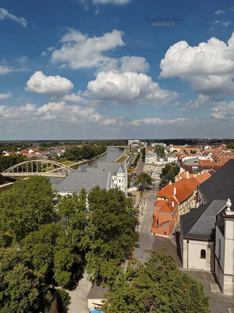 焦爾主教城堡 Püspökvár-Toronykilátó 觀景台的焦爾河景