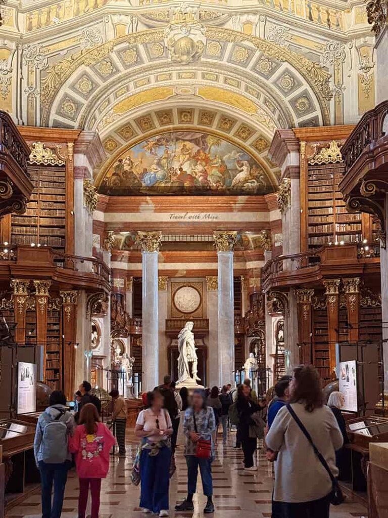奧地利國家圖書館普隆克廳 Prunksaal / State Hall 參觀人潮
