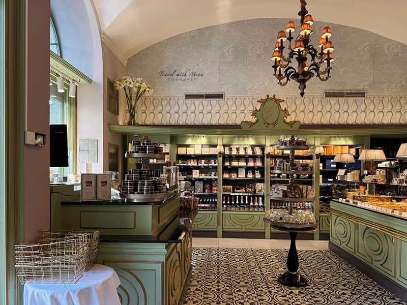 維也納皇室御用百年咖啡廳 Gerstner EG 1樓 │ 甜點外帶店環境