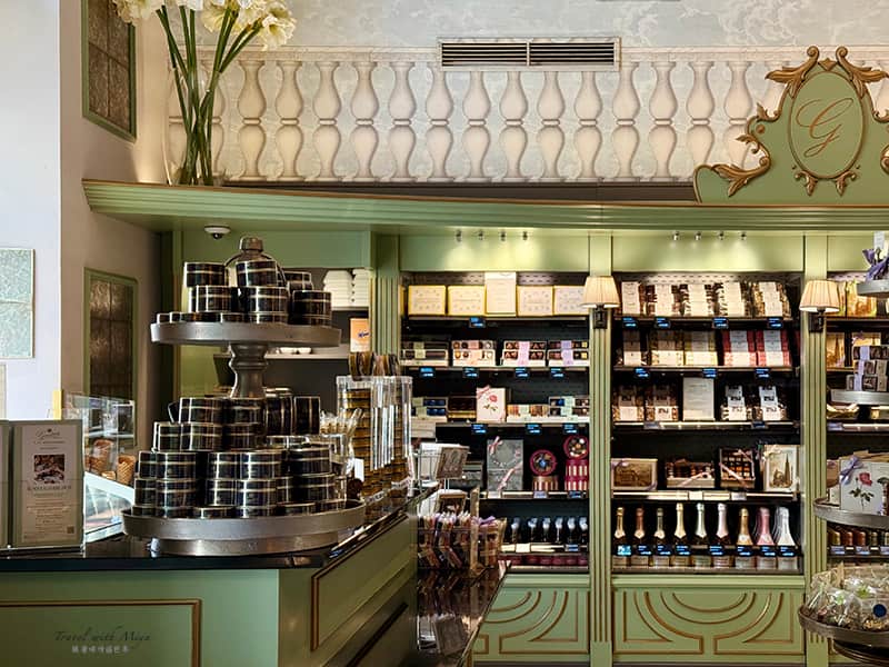 維也納皇室御用百年咖啡廳 Gerstner EG 1樓 │ 甜點外帶店銷售貨架