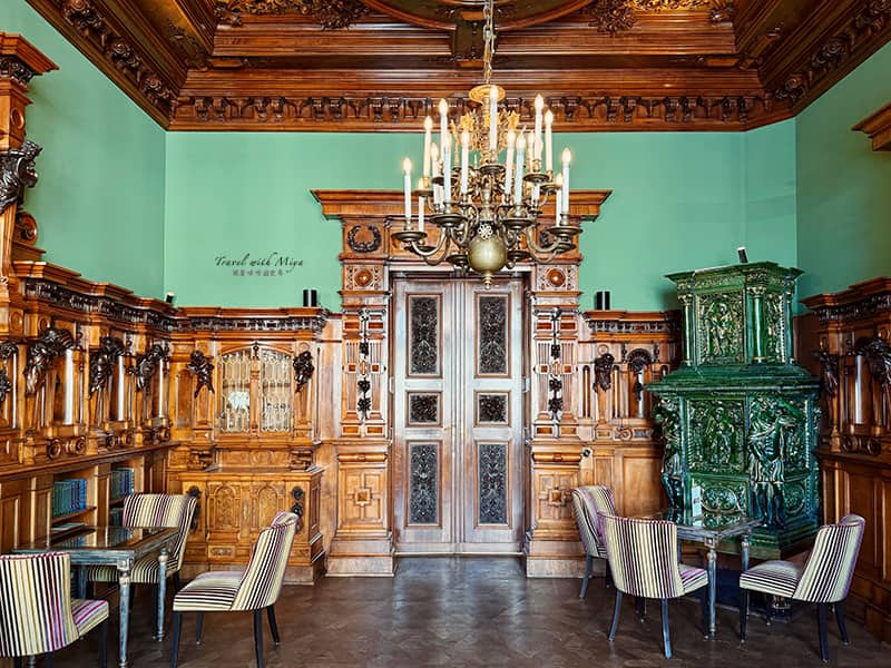 維也納皇室御用百年咖啡廳 Gerstner 木質裝潢座位空間