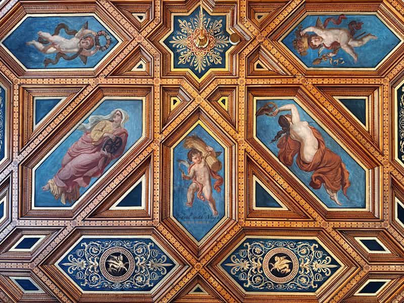 維也納皇室御用百年咖啡廳 Gerstner 天花板木框畫作裝飾