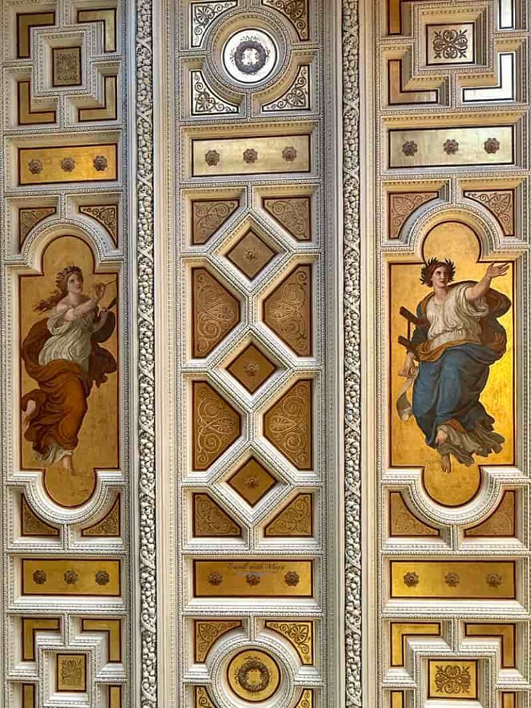 維也納皇室御用百年咖啡廳 Gerstner 天花板金色壁畫裝飾-直式