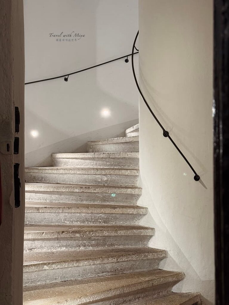 維也納卡爾教堂登頂全景露台樓梯