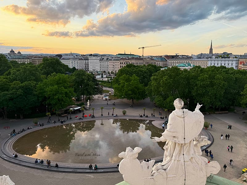 維也納卡爾教堂登頂全景露台俯瞰水池與市景