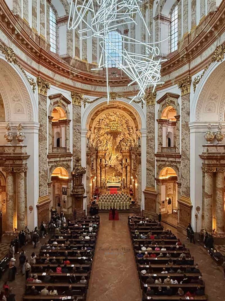 維也納卡爾教堂教堂之夜的合唱團演唱