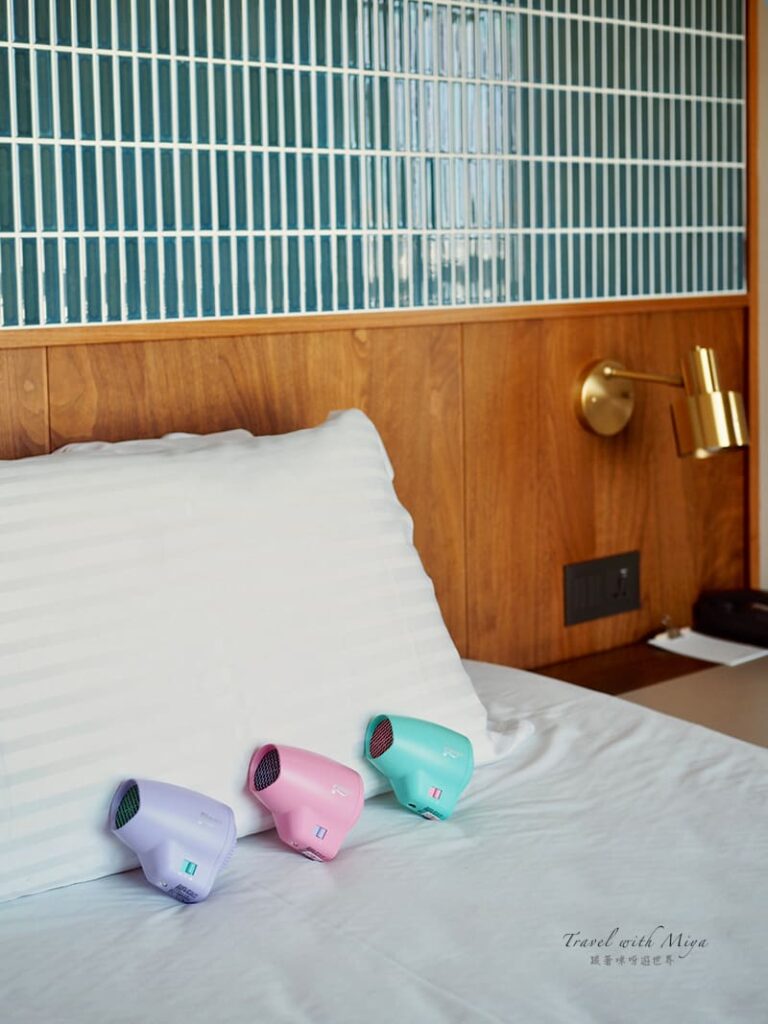 Pingo 第一代 2025 3個新色與後面瓷磚牆