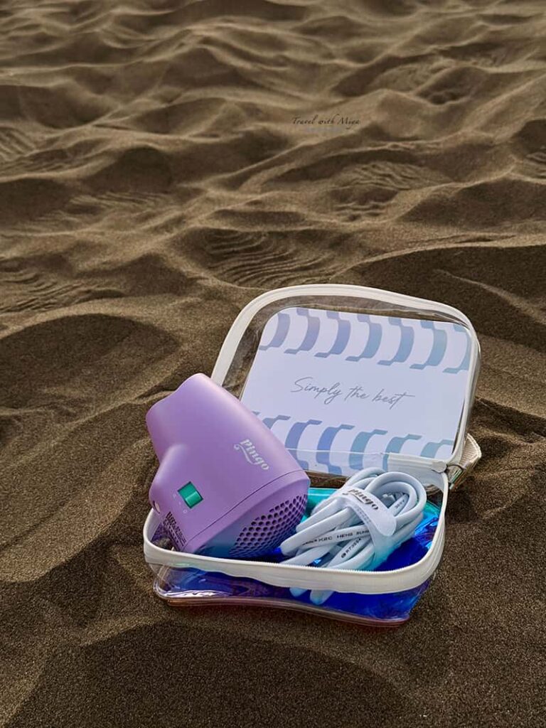 沙灘上的 Pingo 吹風機 2025 限定色＆收納包