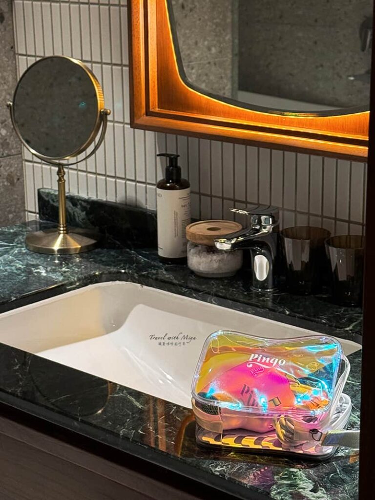 洗手台和 Pingo 吹風機收納包