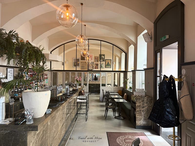 維也納早午餐咖啡館drechsler-wienzeile 櫃檯附近座位區