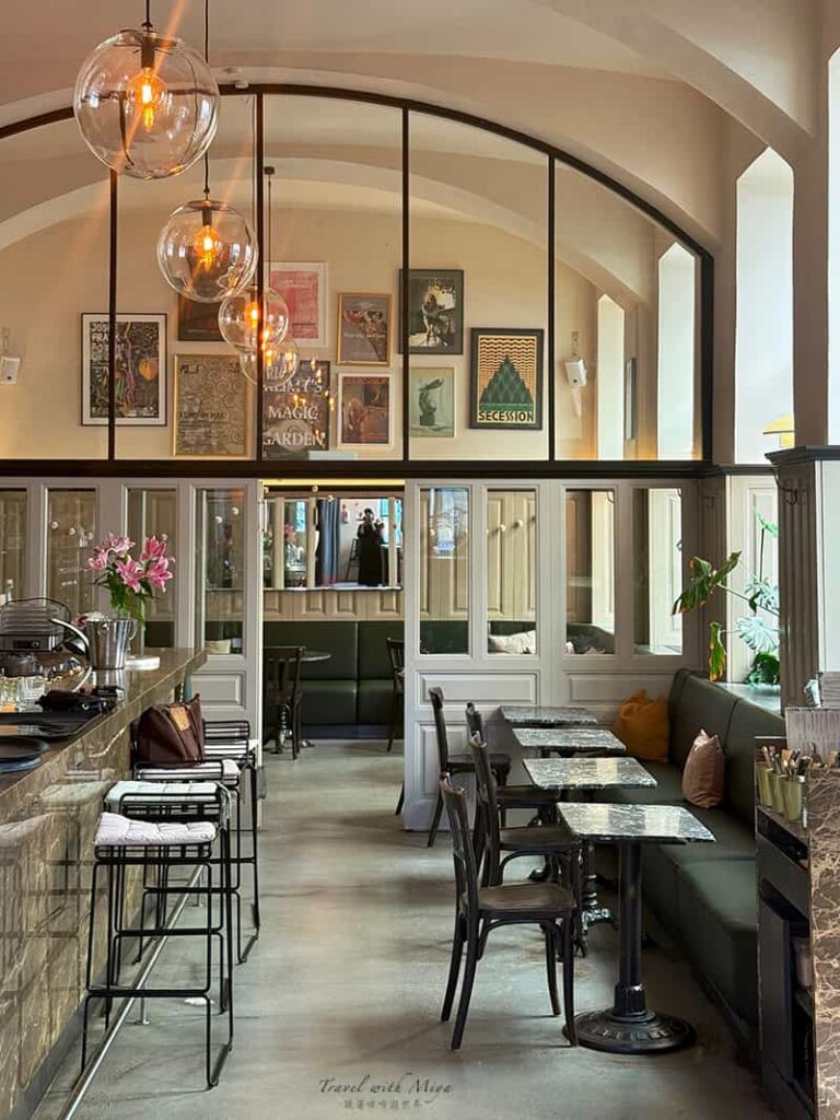 維也納早午餐咖啡館drechsler-wienzeile 櫃檯附近座位區直拍