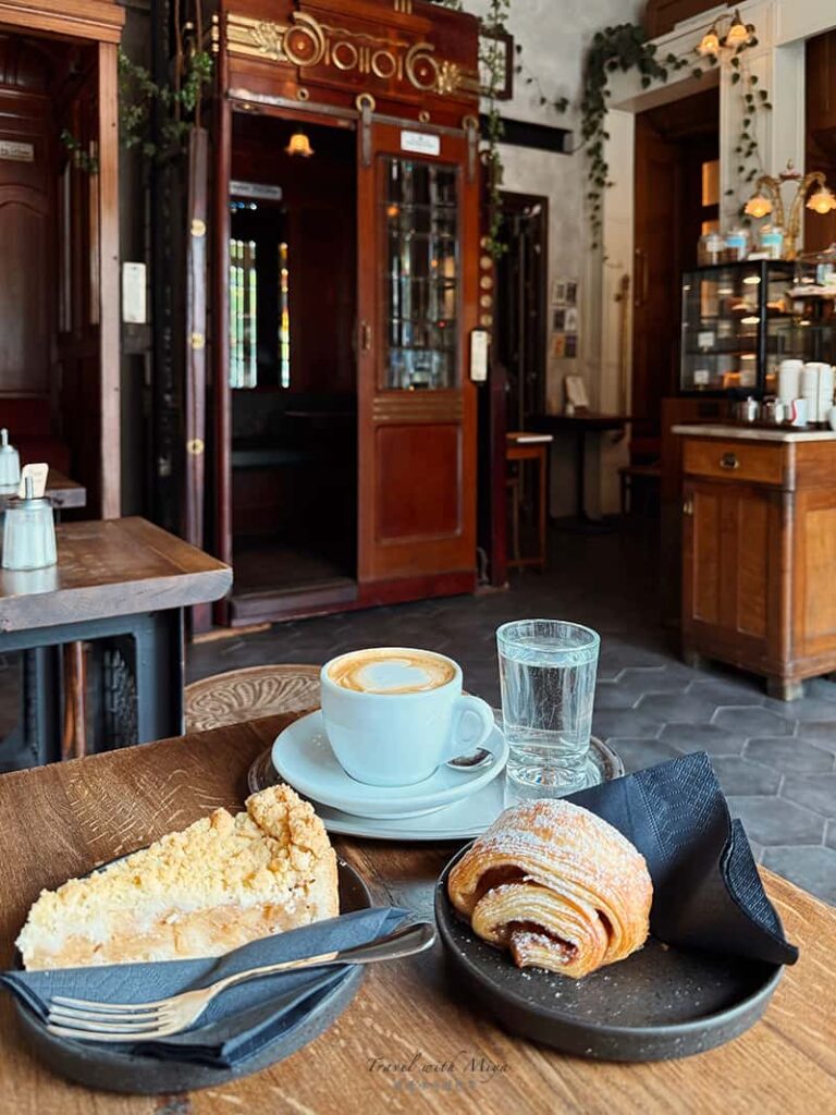 維也納電梯咖啡廳 Aufzug Café咖啡甜點與店內空間