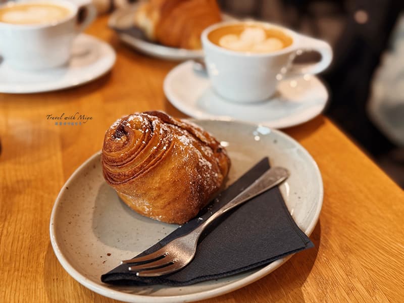 Gota Coffee Experts 肉桂捲和咖啡