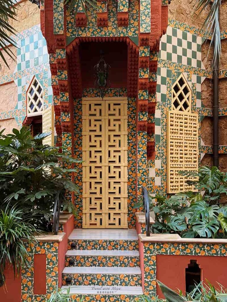 巴塞隆納維森斯之家 Casa Vicens 門邊植物