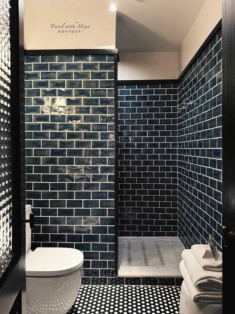 Praktik Garden 花園飯店套房衛浴間