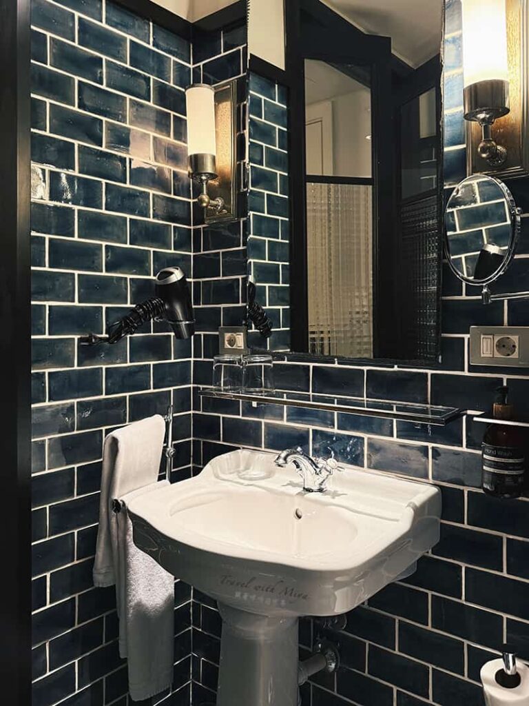 Praktik Garden 花園飯店套房洗手台