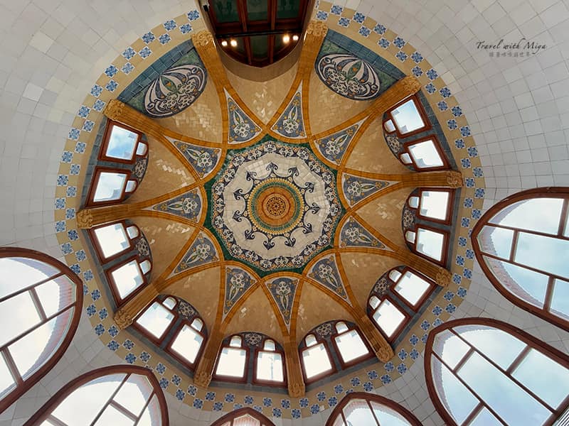 聖十字聖保羅醫院的聖薩爾瓦多廳天花板的馬賽克磁磚