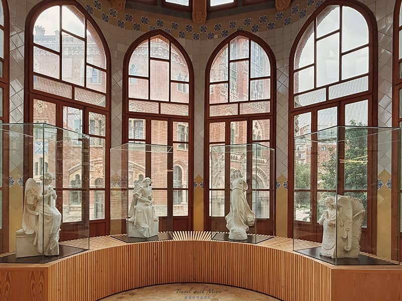 聖十字聖保羅醫院的聖薩爾瓦多廳雕塑展示