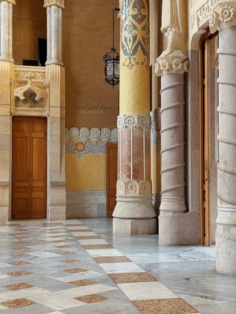 聖十字聖保羅醫院-行政廳二樓柱子浮雕與馬賽克裝飾