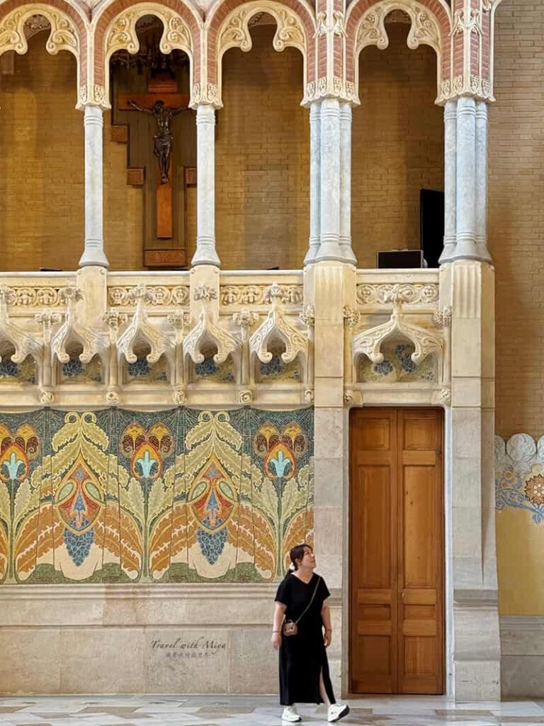 聖十字聖保羅醫院-行政廳與陶瓷馬賽克裝飾合照2