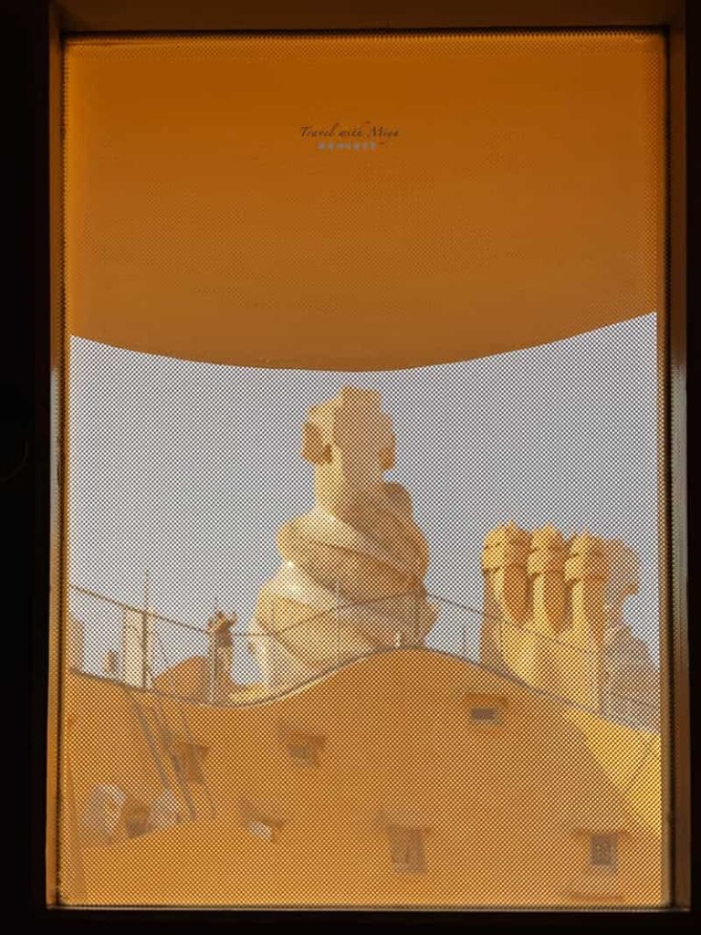 米拉之家窗景中的屋頂造型通風口