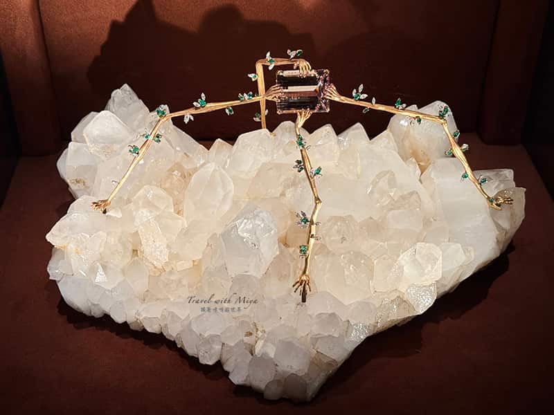 達利戲劇博物館-珠寶館Dalí Joies 手抓珠寶實體