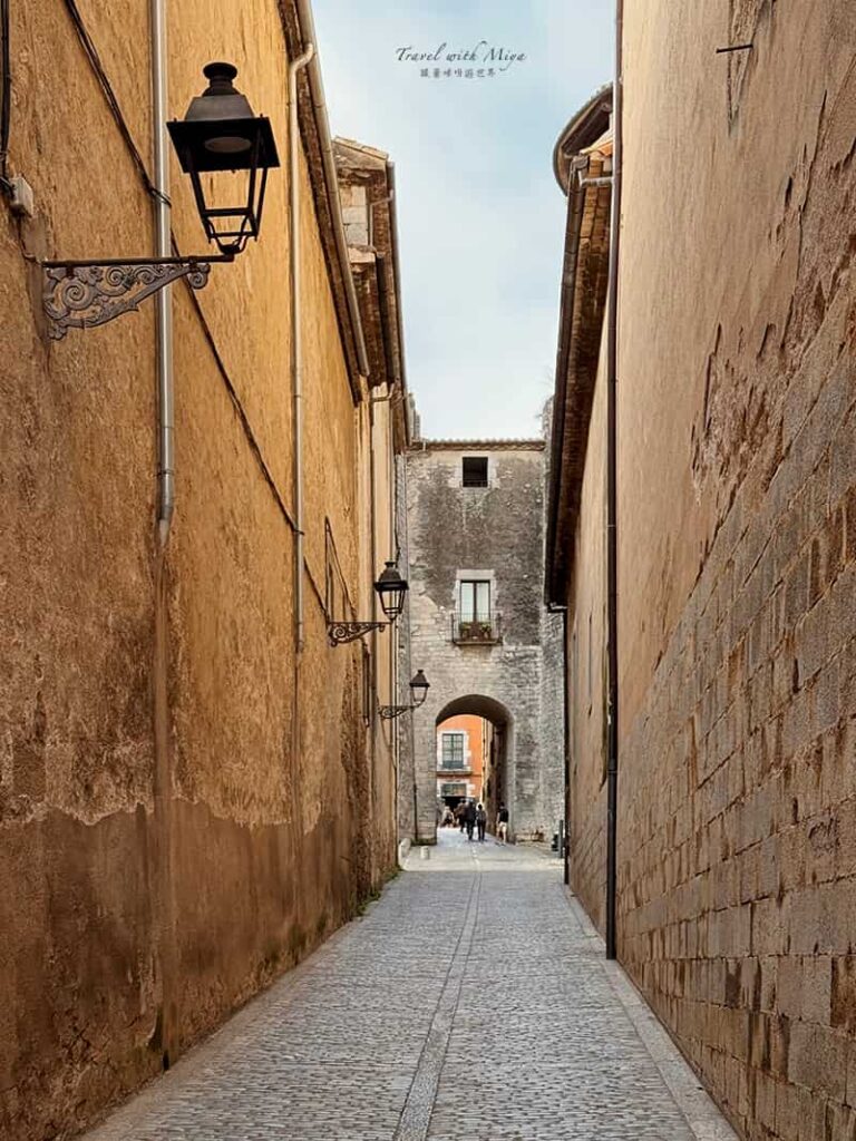 赫羅納古城巷弄