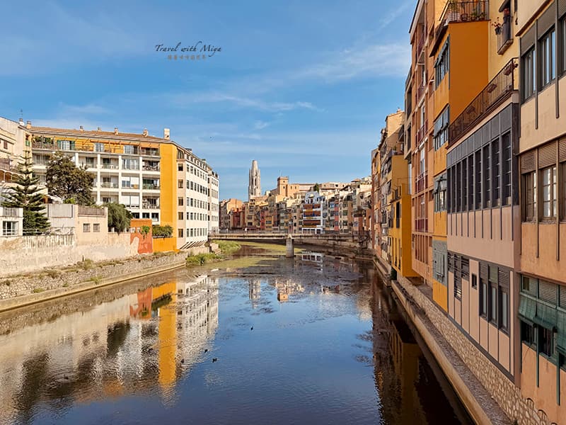 赫羅納奧尼亞河岸兩旁彩色房屋