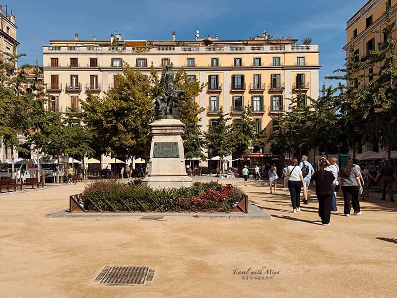 赫羅納獨立廣場 Plaça de la Independència
