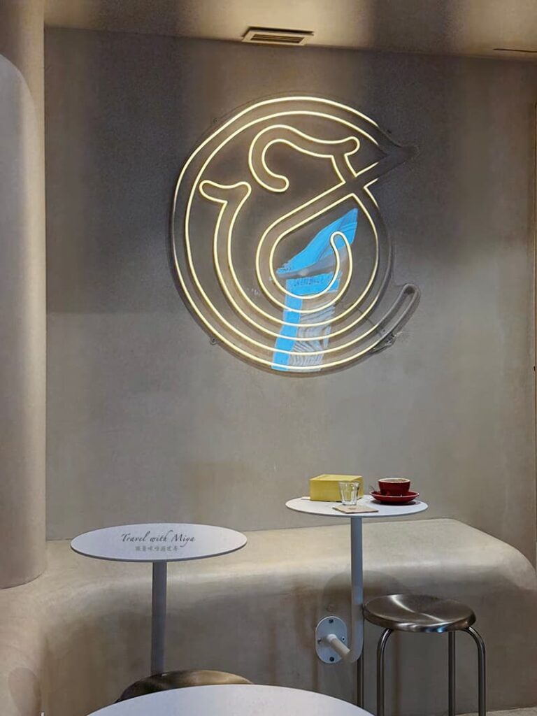 赫羅納JONCAKE 店內牆上logo