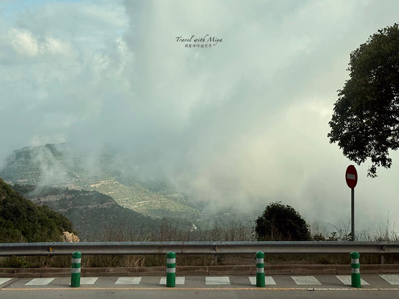 前往蒙塞拉特山 Montserrat 風景 - 天空雲霧