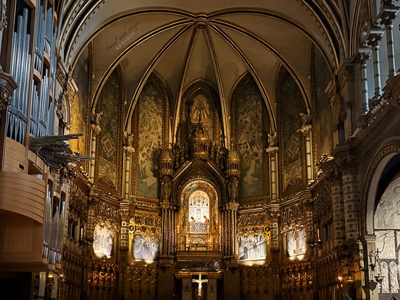 蒙塞拉特修道院教堂內部