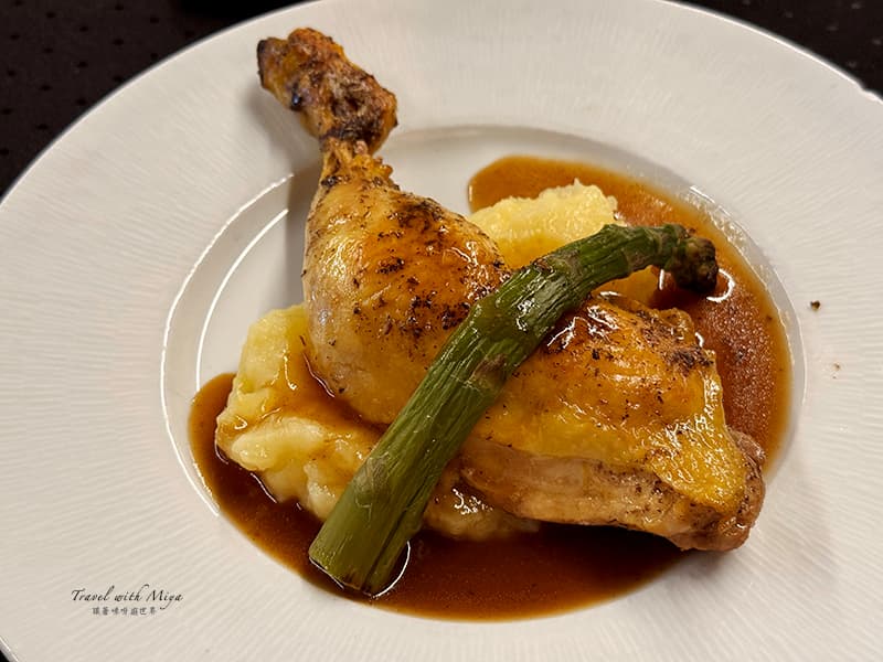 歐耶酒莊 Oller del Mas 餐廳主餐雞腿馬鈴薯