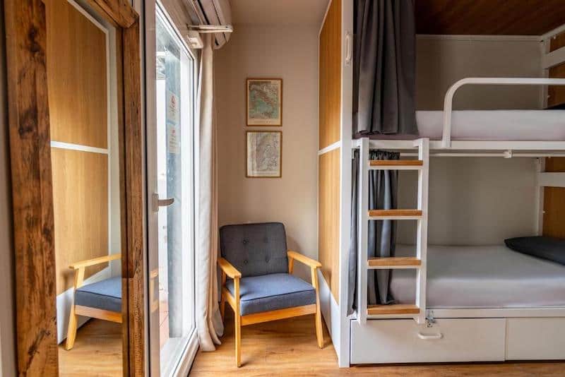 Factory Hostels Barcelona 背包房