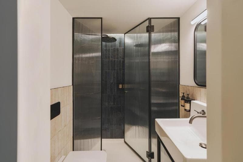 擴展區住宿Hotel Regina Barcelona浴室