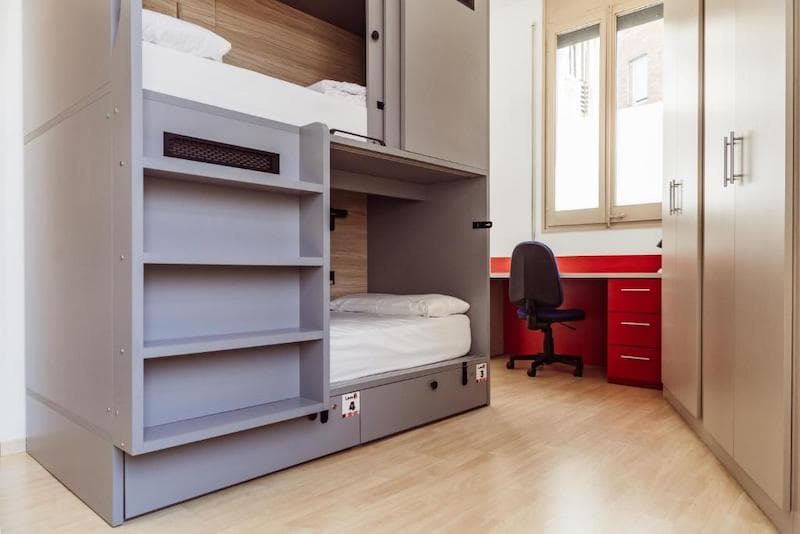 Leevin Stay Hostel 背包房