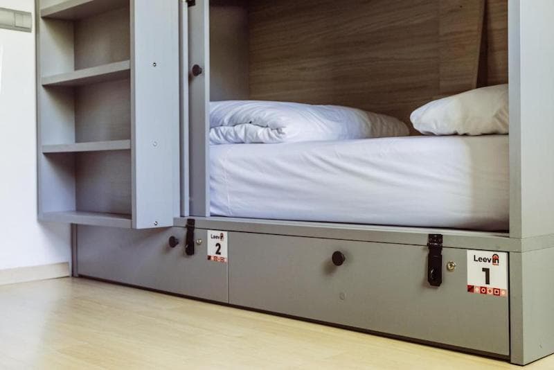 Leevin Stay Hostel 背包房床下置物鎖櫃