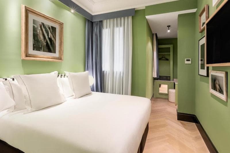 One Shot Aragó 住宿綠色房間