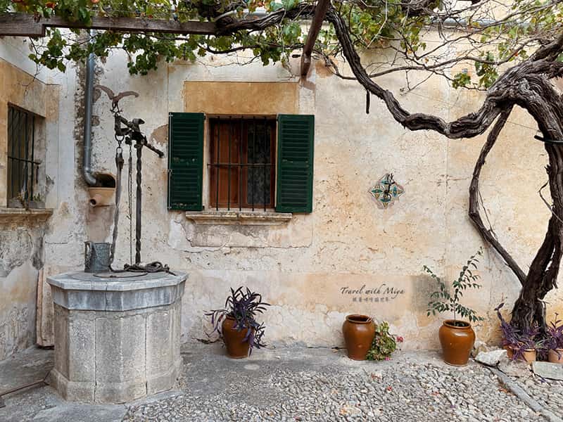 馬略卡島住宿Fangar Agroturismo 庭院景與水井