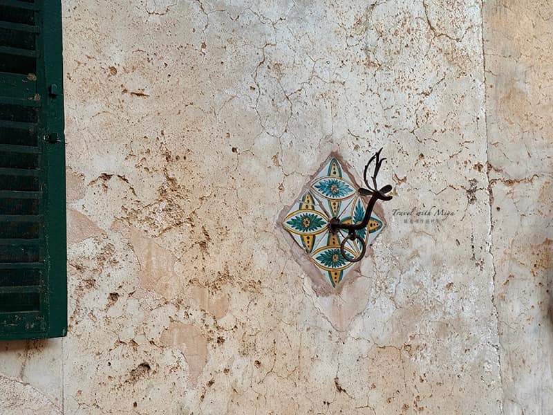 馬略卡島住宿Fangar Agroturismo 鹿造型的磁磚掛鉤